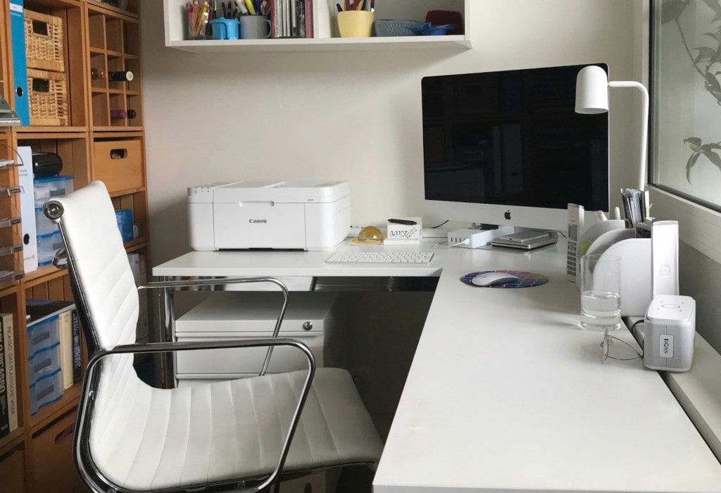 Homeoffice mit einem kleinen Fotodrucker